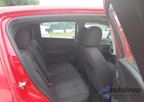 2015 Chevrolet Sonic Lt Auto z USA, uszkodzony, nr VIN 1G1JC6SG8F4189838